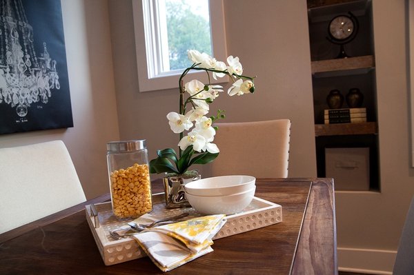 Home Staging: Burgess Ave (dining)