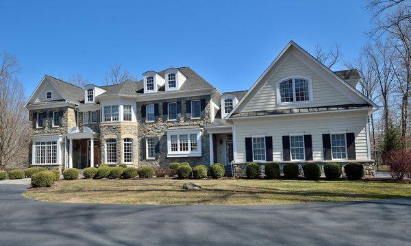 Just Listed! 141 Yarnick Great Falls, VA