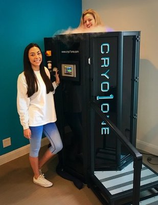 Kelly and Ali are always here to walk you through your cryo session.