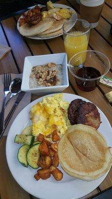 Complimentary hot breakfast