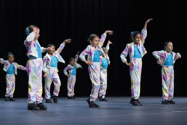 Dancers of all ages love our Hip Hop classes