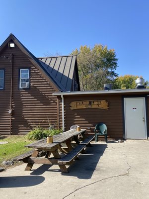 Outdoor Seating / Smoking Area