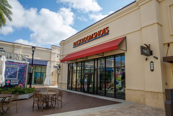 Exterior Shot of Store/Building (Wide Shot)