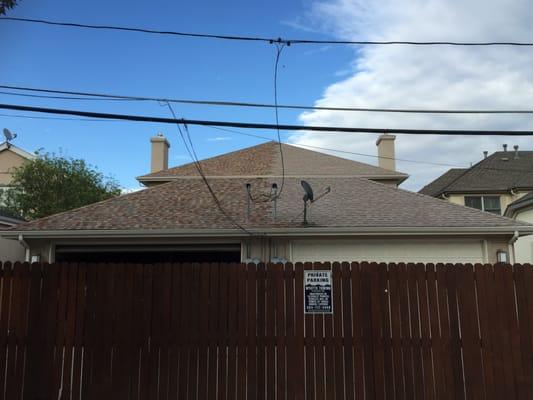 Mismatched roof installed by Reitz