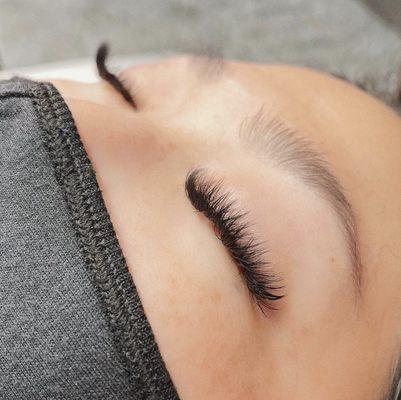 Eyelash extensions in Houston