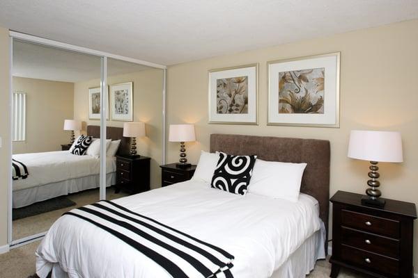 Seacliff Apartments in Pacifica~Spacious Bedrooms