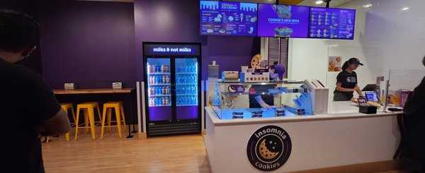 Insomnia Cookies