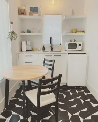 Airbnb Clean Kitchen