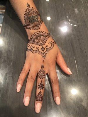 Henna tattoo design