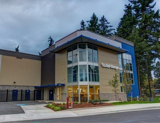 West Coast Self-Storage in Lake Oswego, OR