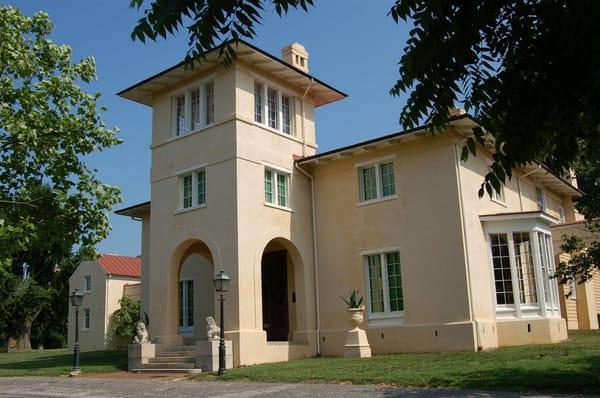 Front Italianate facade of Blandwood.