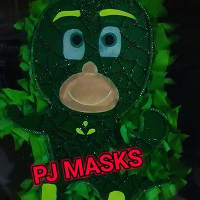 Piñata pj masks elaborada echa a mano