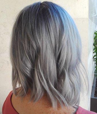 Color melt from a lilac color into more of a softer silver-lilac.