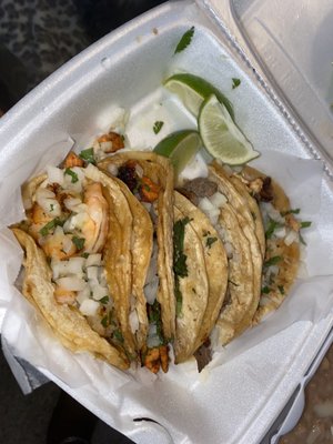 4 tacos: camaron, pastor, asada and molida