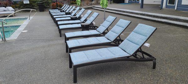 We replace a variety of outdoor furniture fabrics, including Tropitone & Brown Jordan.