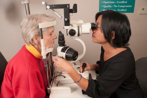 Dr. Rachel Tischinski, OD Optometrist @ Wiles Eye Center Kansas City, MO