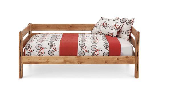 Durango Daybed Twin: 81" L x 43" D x 32" H Full: 81" L x 58" D x 32" H