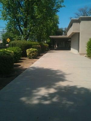 Hallway to ofc from south parking