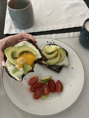 Avicado toast with whole rye bread