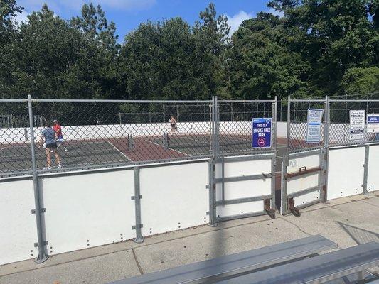 Four free outdoor pickle ball courts