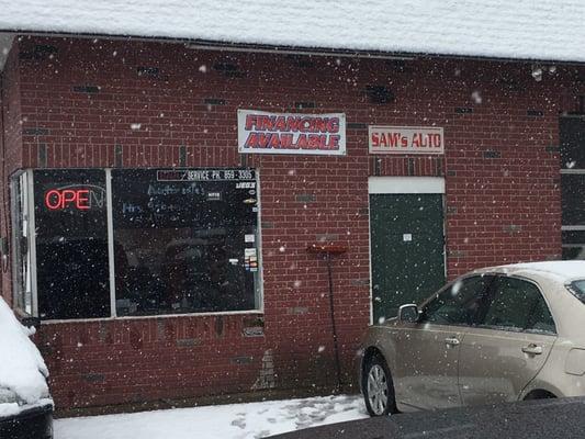 Here's what the shop looks like. It is right on the main road.