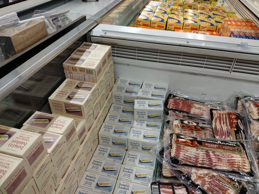 Wonder why foods go bad before the expiration date?  Refrigerated items stacked too high.