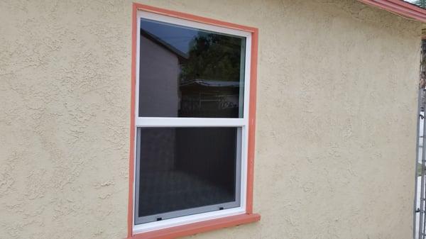 Vinyl dual glazed window, Block frame, with Low-e 366 glass