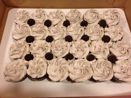 Oreo cupcake cake