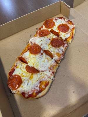 Pepperoni flatbread. Just average overpriced airport fare.