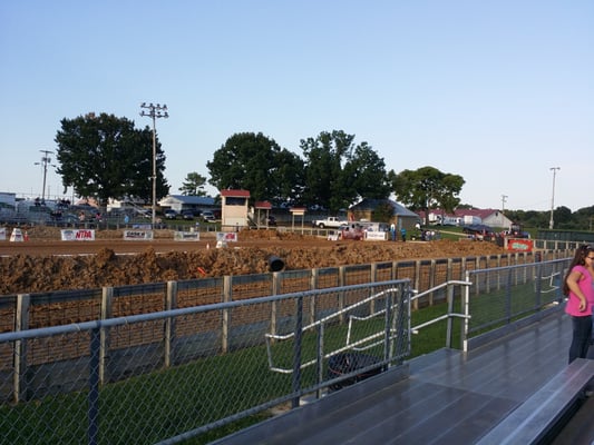 Tractor pull track