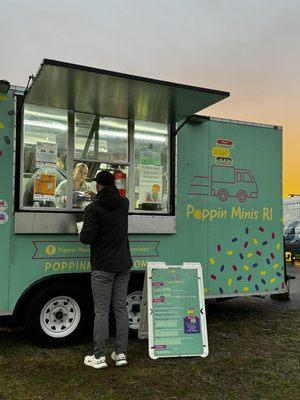 Poppin Minis RI food truck