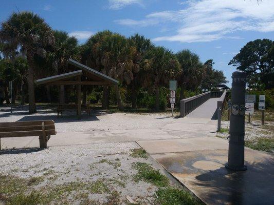 Shower and water fountain. Also a bathroom. This beach has it all.