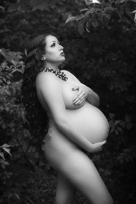 Maternity photos are all about the beauty of pregnancy.