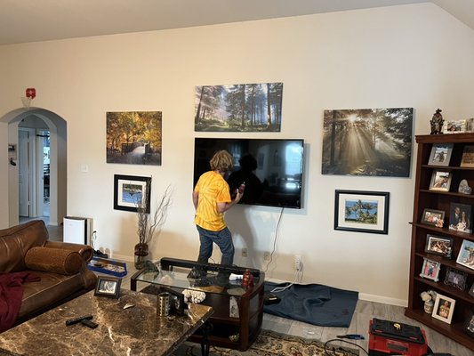 TV MOUNTING SERVICE