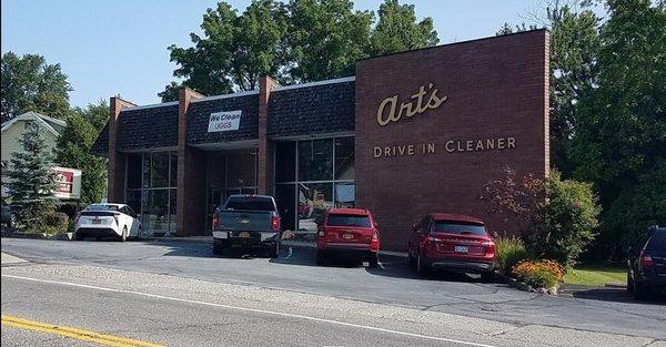 Art's Drive In Cleaners