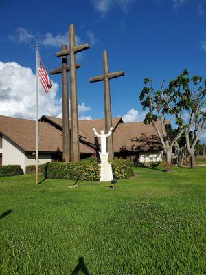 Statue at front