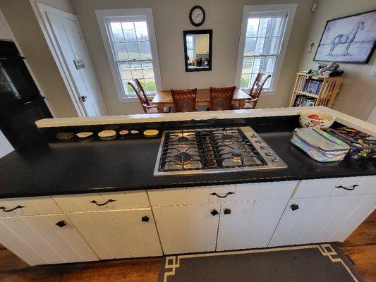 Finished kitchen counter, home cleaning