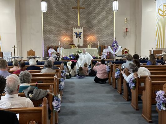 Holy Cross Lutheran Church