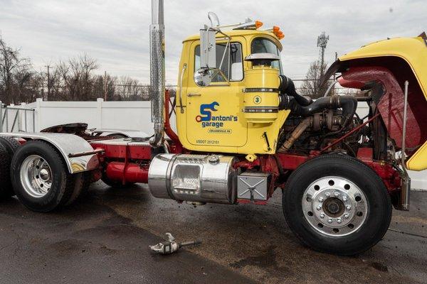 We can take care of your commercial vehicles and equipment. It doesn't matter if they're passenger vehicles, light trucks, or vans.