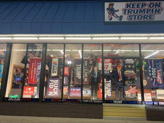 Check out the outside of Trump Superstore AKA The Keep On Trumpin Store!