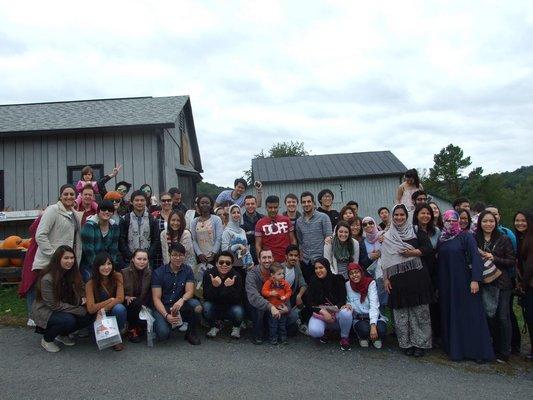 Evergreen Academy Apple Picking at Stribling Orchard