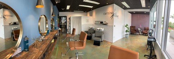 Cutting Edge 600 Salon