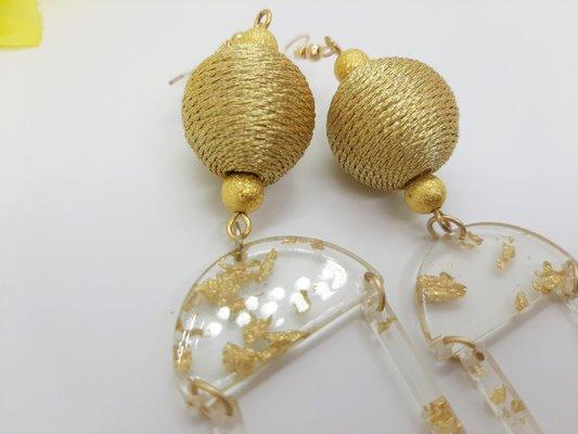 Statement Gold Earring. Perfect  to pair with wedding outfit!