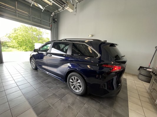 2022 Toyota Sienna in blue