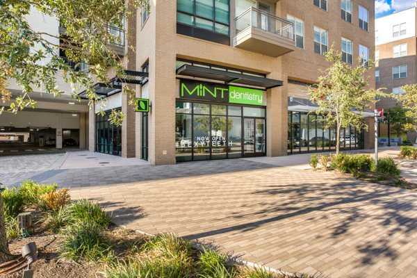 Mint Dentistry CityLine exterior