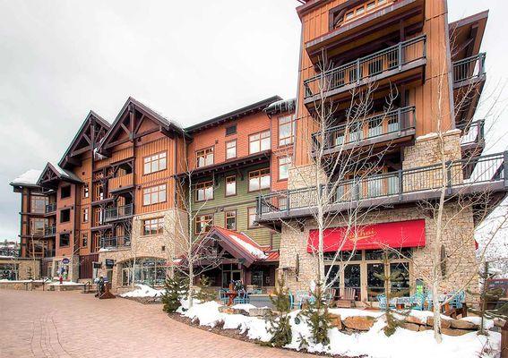 Capitol Peak Lodge exterior