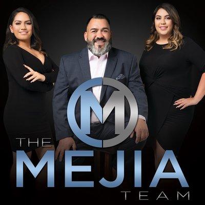 Meet the team! Left to right we have Brianna, Martín and Monique Mejía.