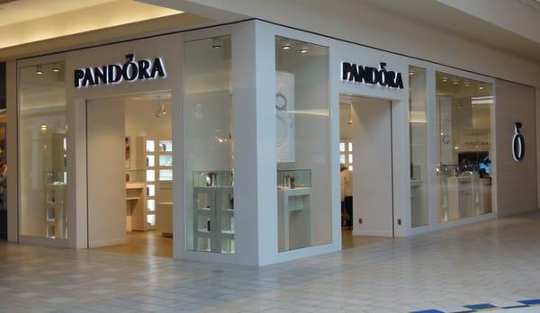 Pandora ME mall Jewelry store