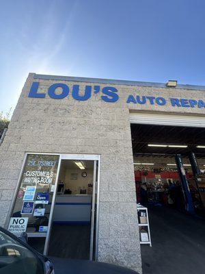 Lou's Auto Repair