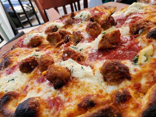 Meatball pizza